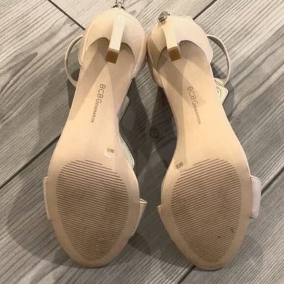 Bcbgenwration Nude Sandals‎ - Picture 3 of 3